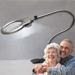 Lupe mit Licht für Senioren